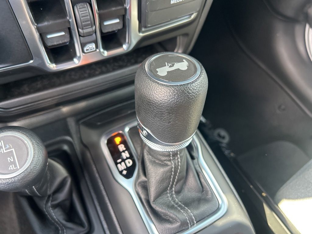 2025 Jeep Wrangler Sport S photo 13