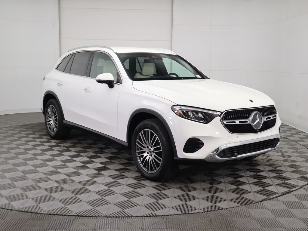 2025 Mercedes Benz GLC 300 photo 2