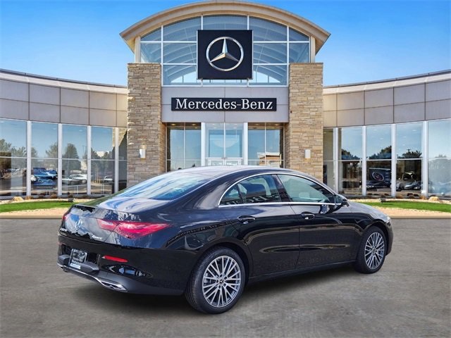 2025 Mercedes Benz R 250 4MATIC photo 3