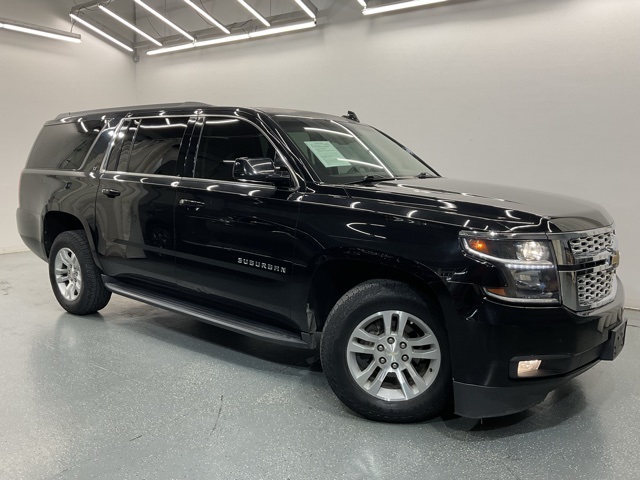 2017 Chevrolet Suburban LT photo 2