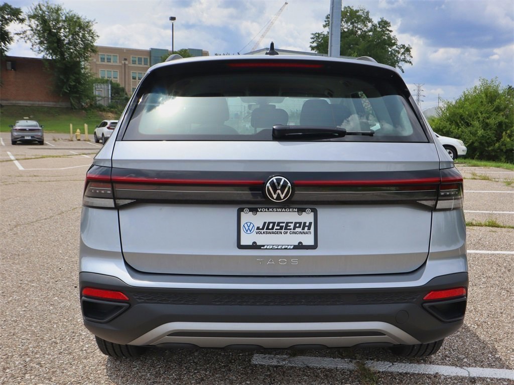 2025 Volkswagen Taos S photo 3