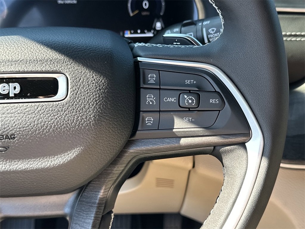2025 Jeep Grand Cherokee Limited photo 27