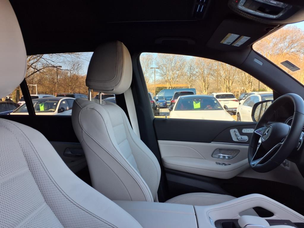 2025 Mercedes Benz GLE 450e 4MATIC photo 4