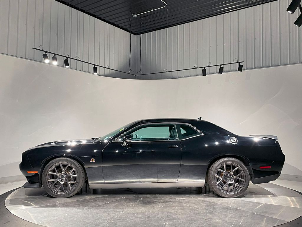 2016 Dodge Challenger R/T Scat Pack photo 4
