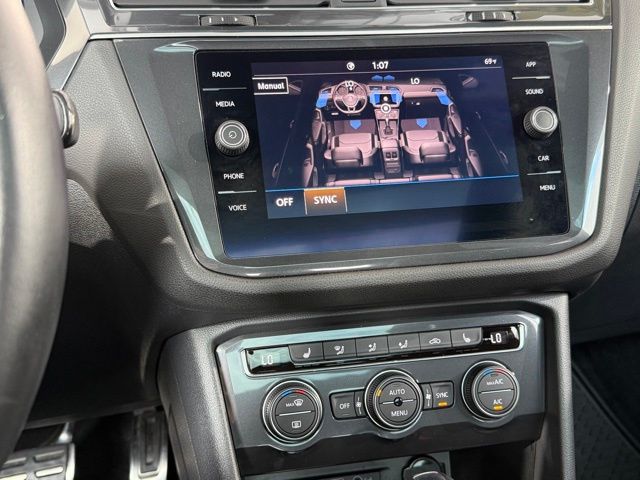 2020 Volkswagen Tiguan SE R-Line Black photo 7