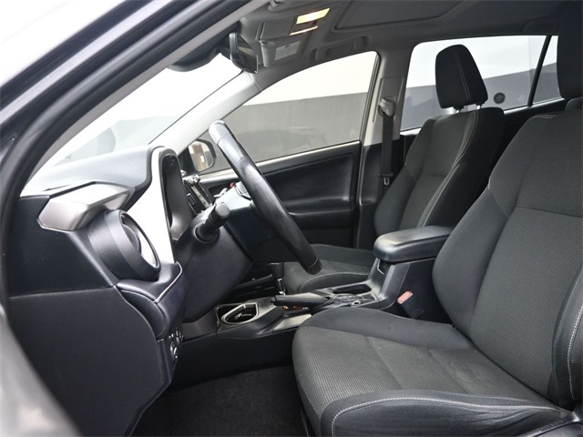 2018 Toyota RAV4 XLE photo 8