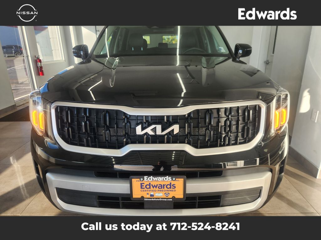 2024 Kia Telluride LX photo 3