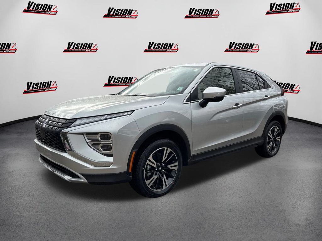 2024 Mitsubishi Eclipse Cross SE's photo