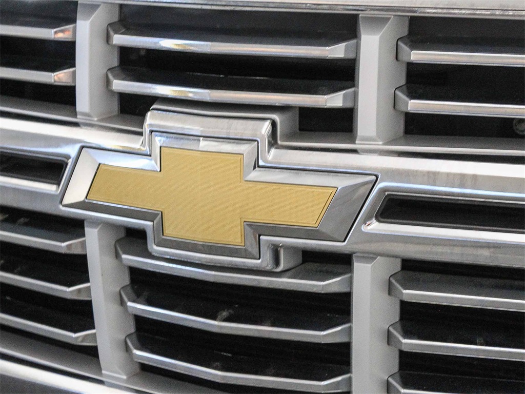 2015 Chevrolet Silverado LTZ photo 3