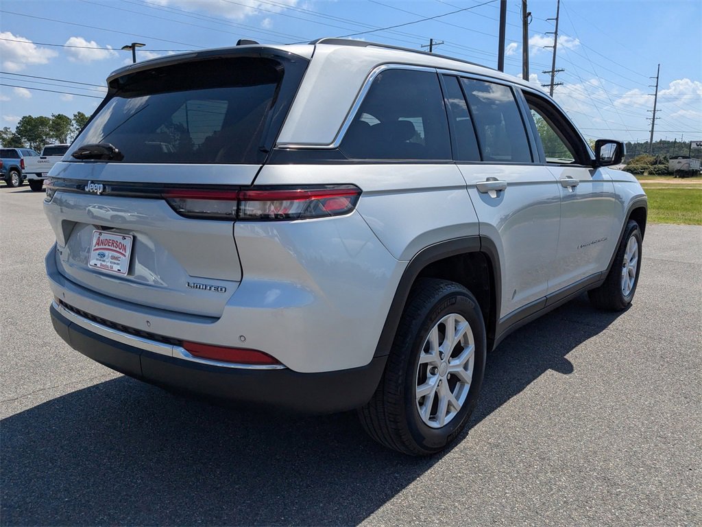 2023 Jeep Grand Cherokee Limited photo 3