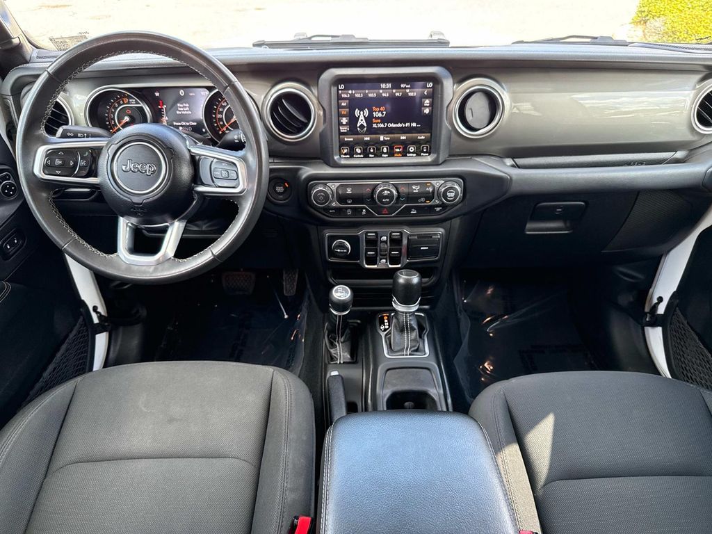 2023 Jeep Gladiator Overland photo 16
