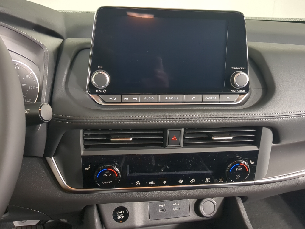2026 Nissan Rogue SV photo 21