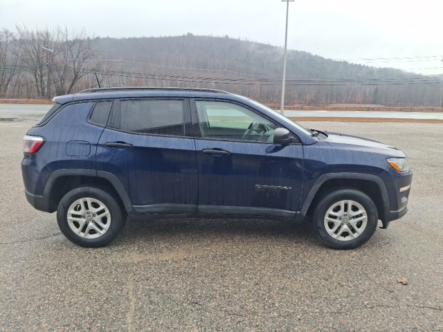 2018 Jeep Compass Sport photo 2