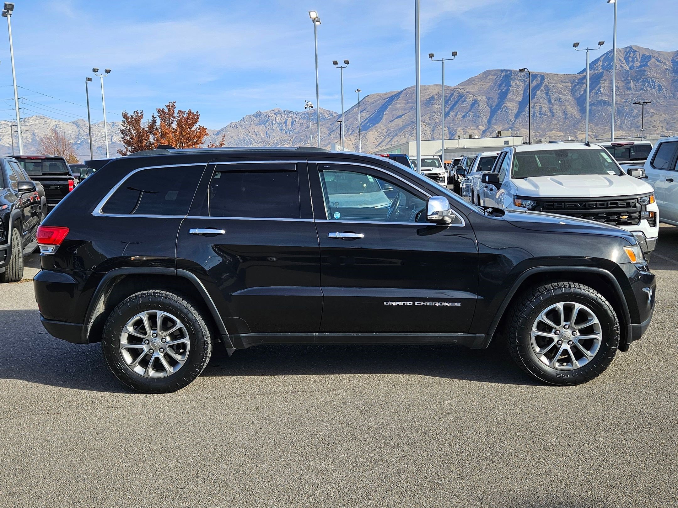 2016 Jeep Grand Cherokee Limited photo 2