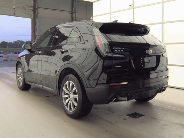 2023 Cadillac XT4 Sport photo 2
