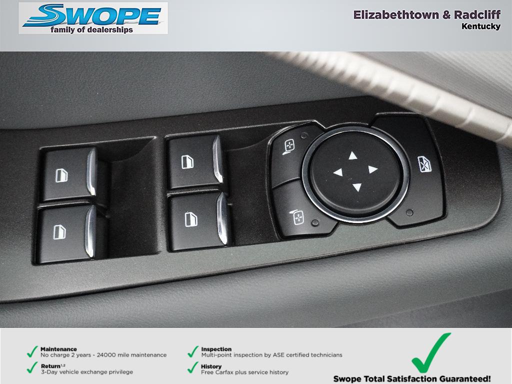 2025 Ford Explorer photo 14