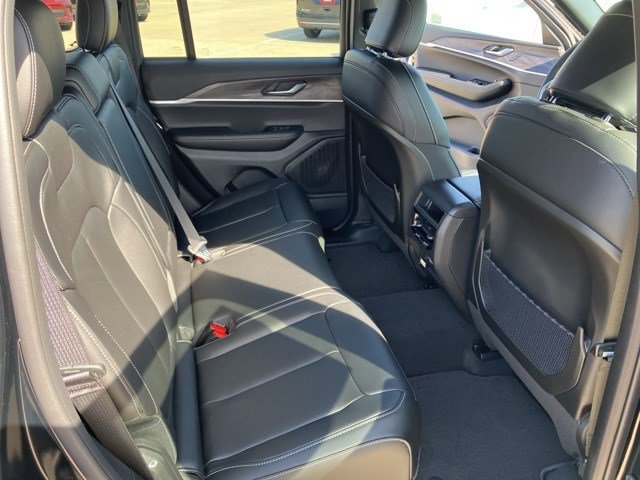 2025 Jeep Grand Cherokee Limited photo 22