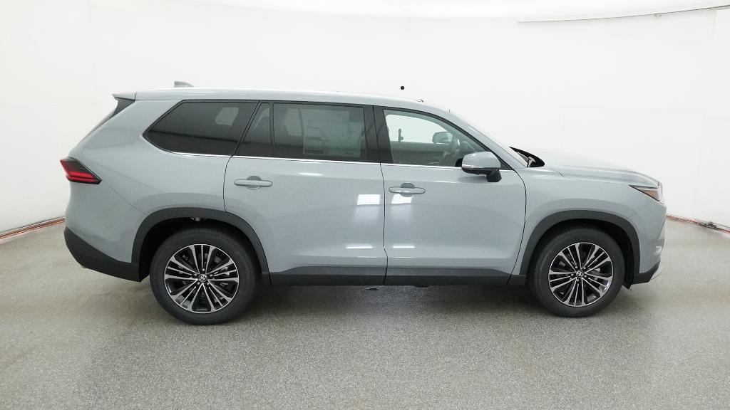2026 Toyota Grand Highlander Hybrid MAX Platinum AWD photo 24