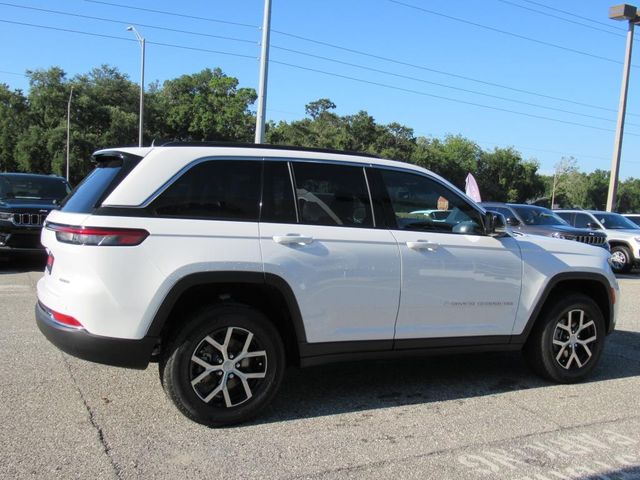 2025 Jeep Grand Cherokee Limited photo 5