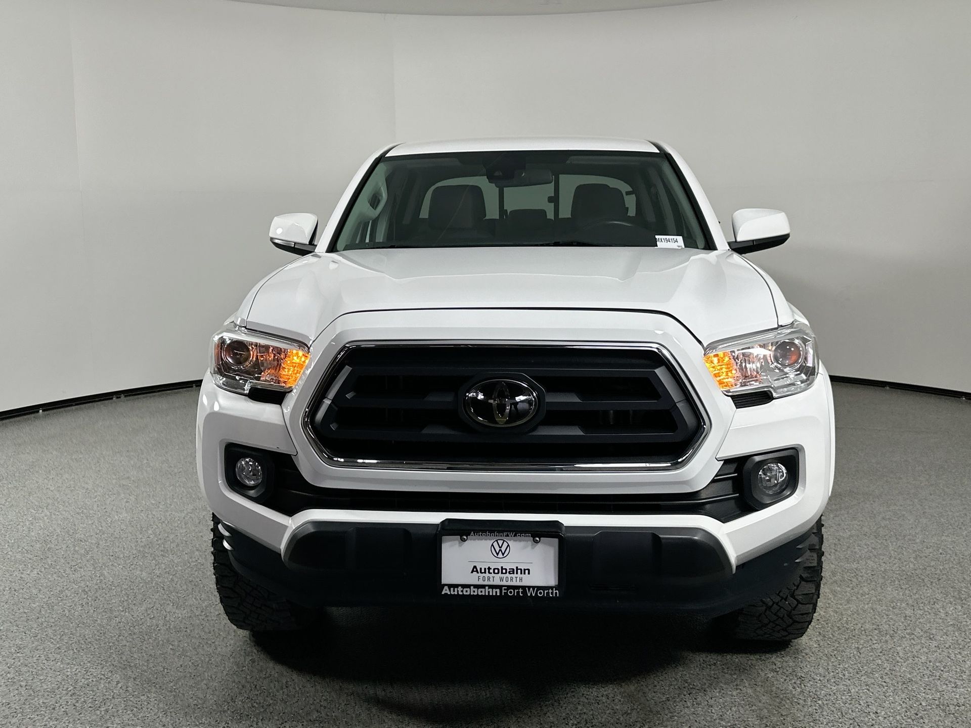 2021 Toyota Tacoma SR5 photo 2