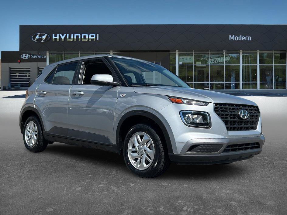 2023 Hyundai Venue SE photo 2