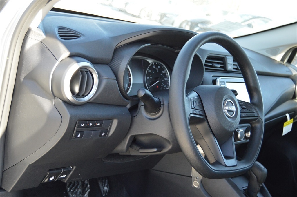 2025 Nissan Versa S photo 23