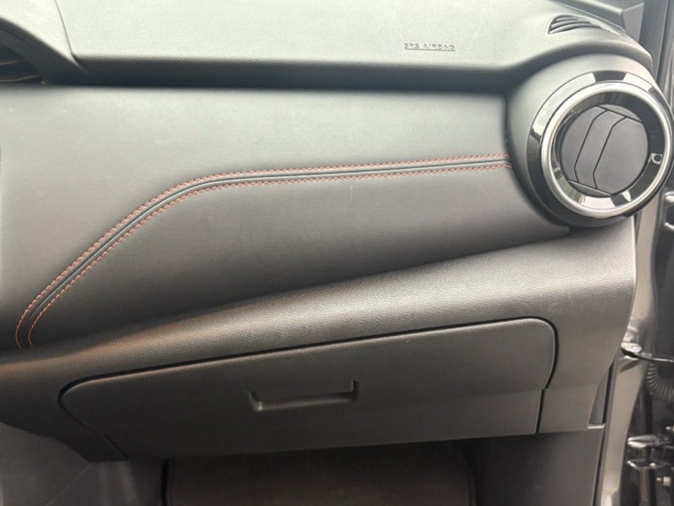 2023 Nissan Kicks SR photo 29