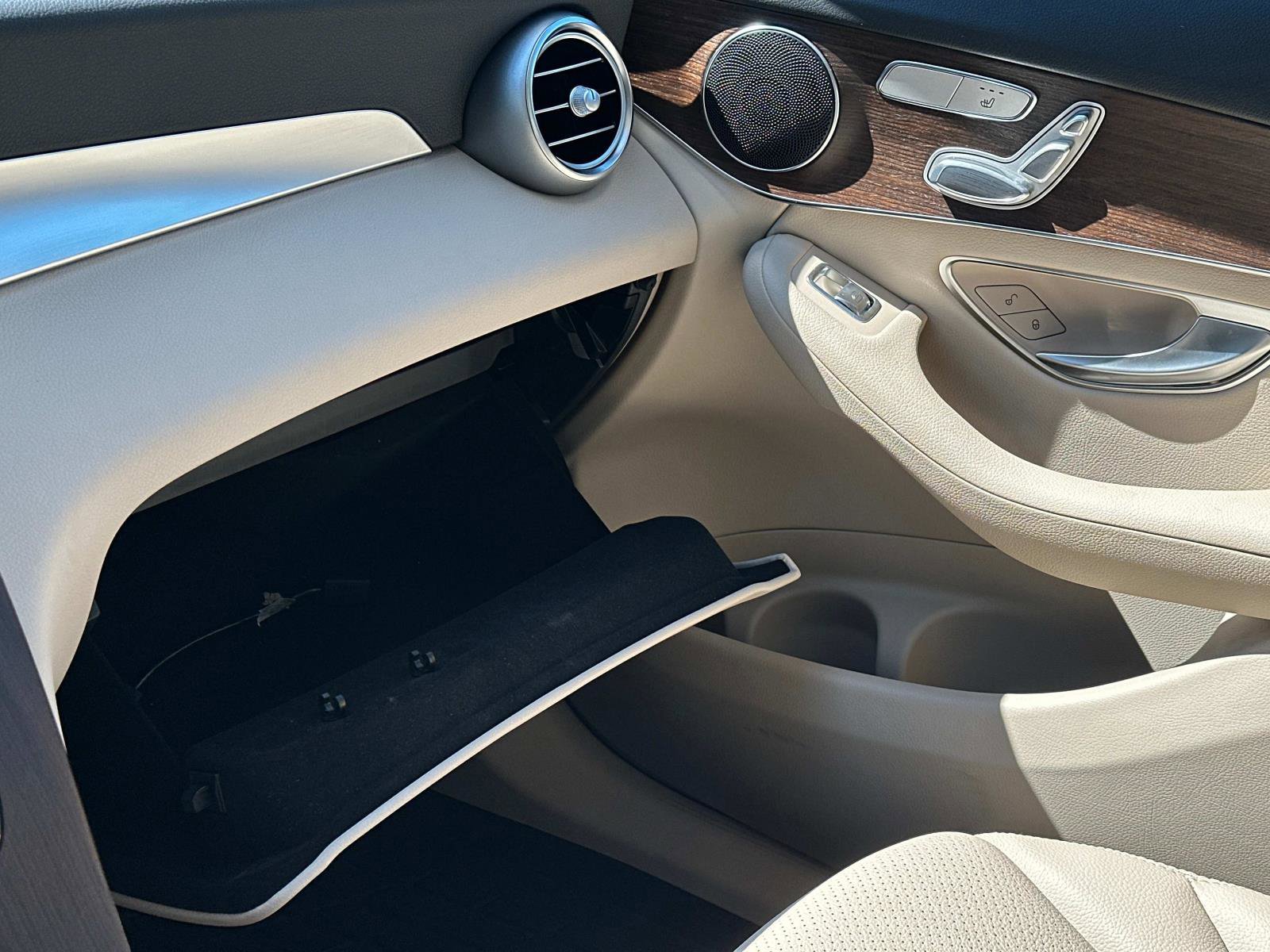 2022 Mercedes Benz GLC 300 4MATIC photo 31