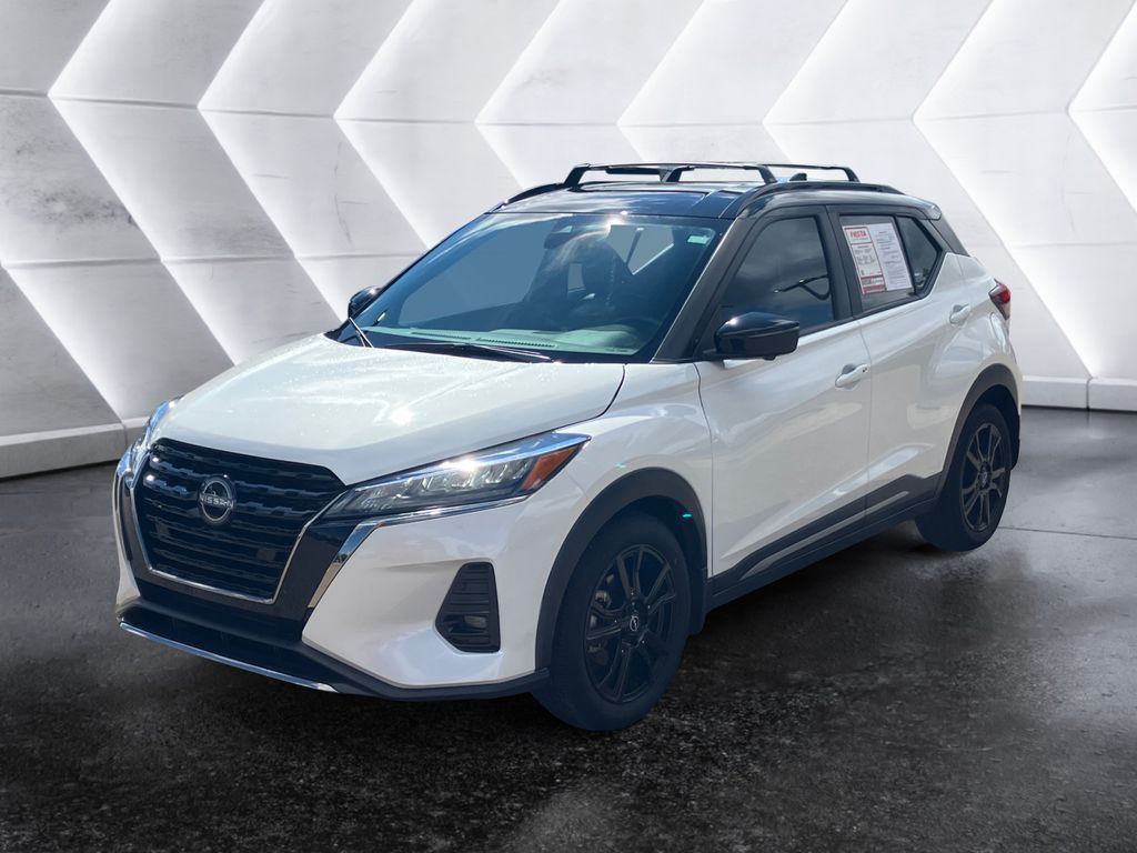 2023 Nissan Kicks SR photo 3