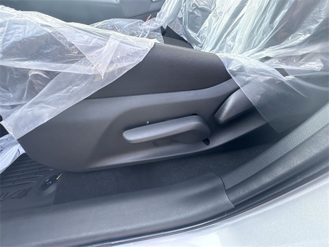 2025 Toyota RAV4 LE photo 13