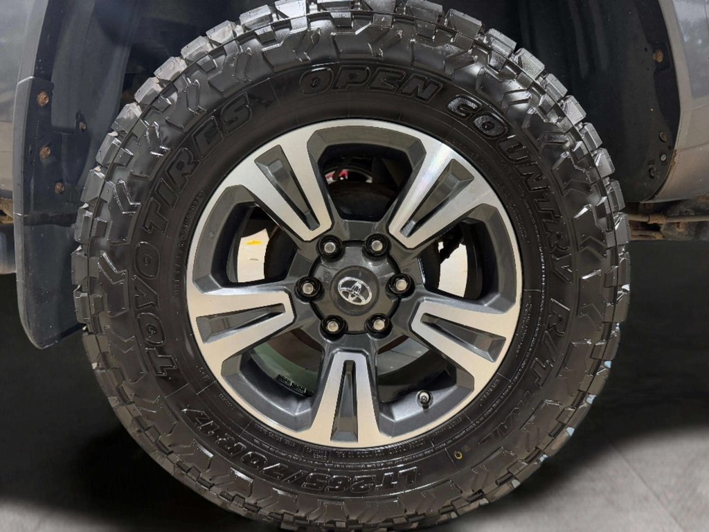 2017 Toyota Tacoma TRD Off-Road photo 12