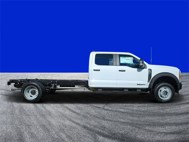 2026 Ford F-550 photo 2