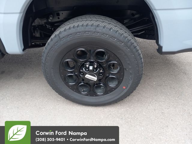 New 2025 Glacier Gray Metallic Tri-Coat Ford Lariat image 34