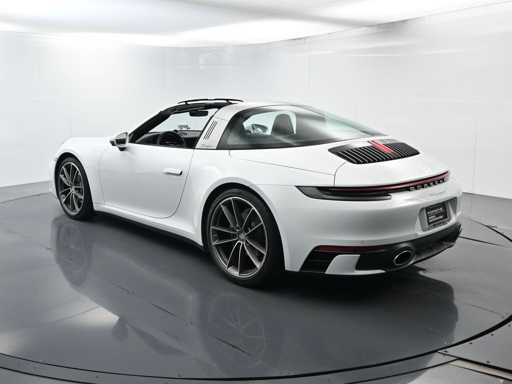 2022 Porsche 911 Targa 4 photo 2