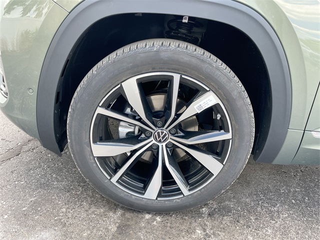 2026 Volkswagen Atlas Cross Sport SEL Premium R-Line photo 32