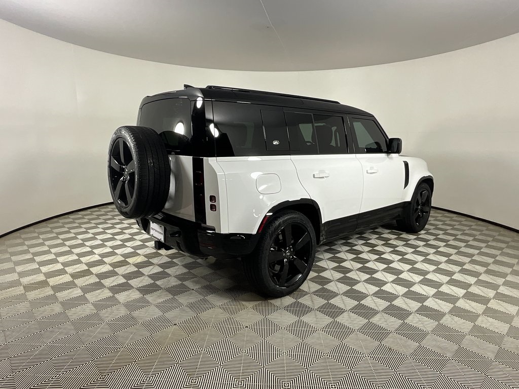 2024 Land Rover Defender 110 X-Dynamic SE photo 4