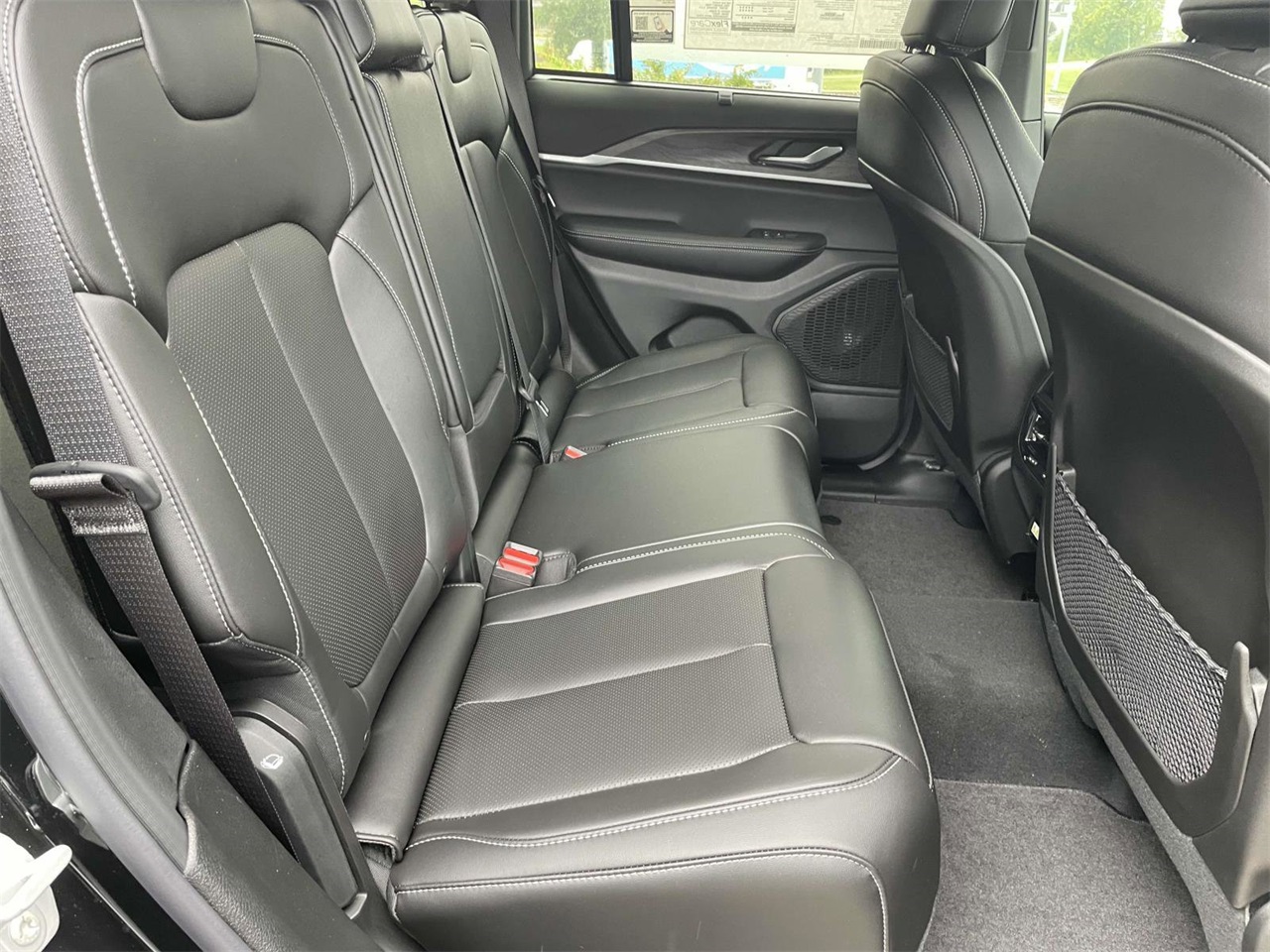 2025 Jeep Grand Cherokee Limited photo 15
