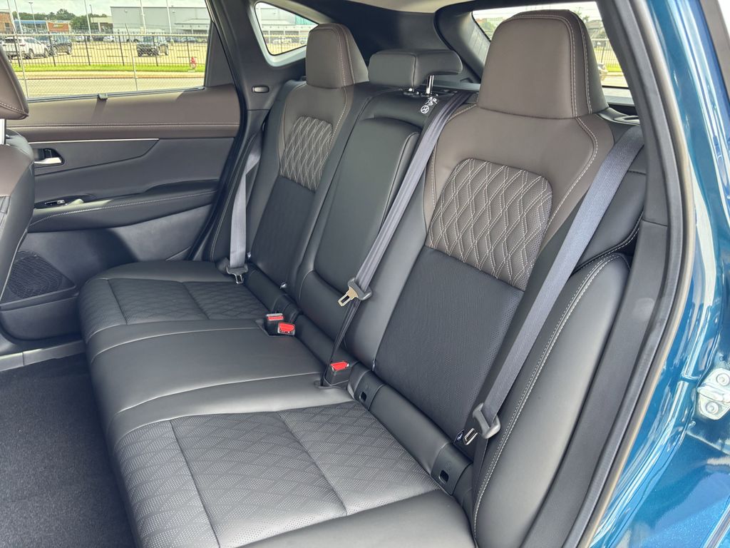 2025 Nissan Murano Platinum photo 17