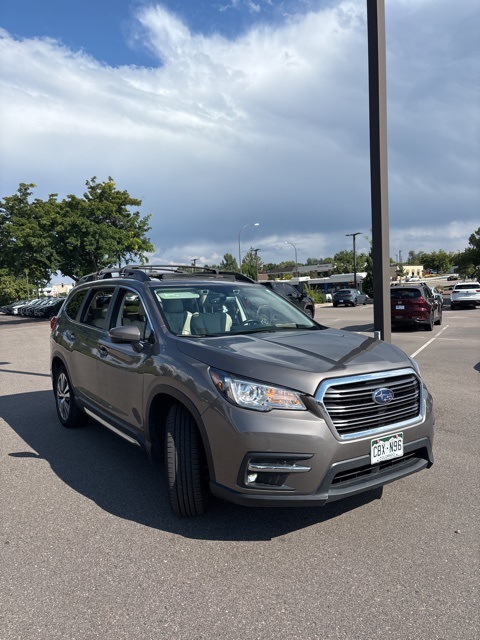 2022 Subaru Ascent Limited photo 2