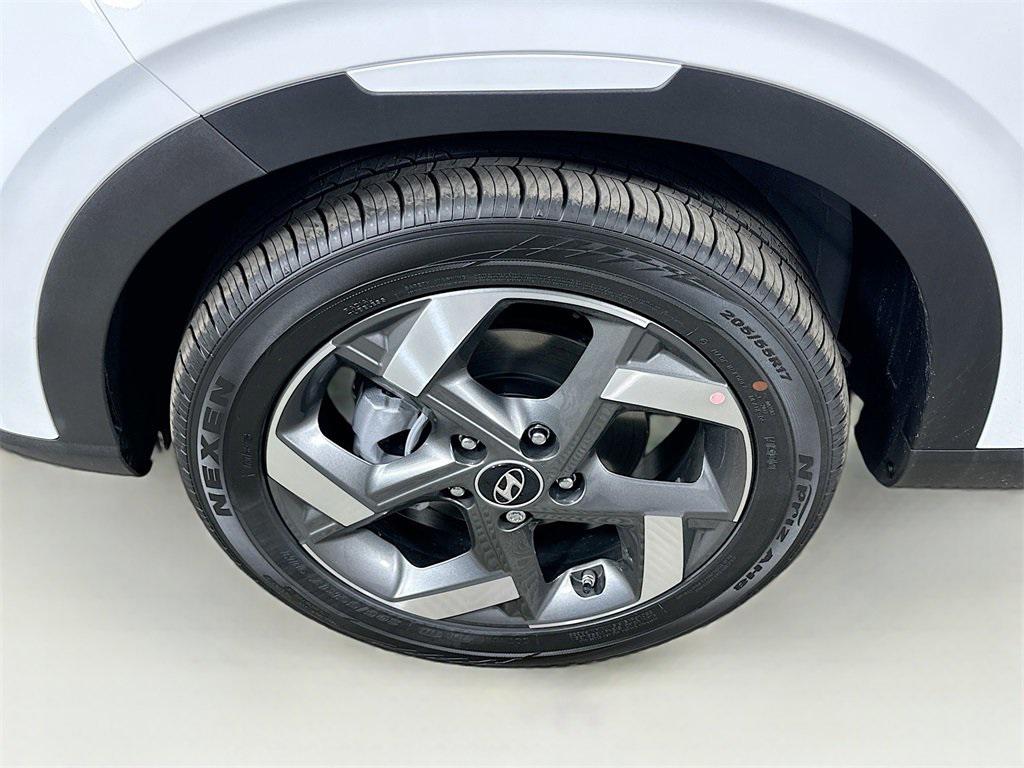 2025 Hyundai Venue Limited photo 17