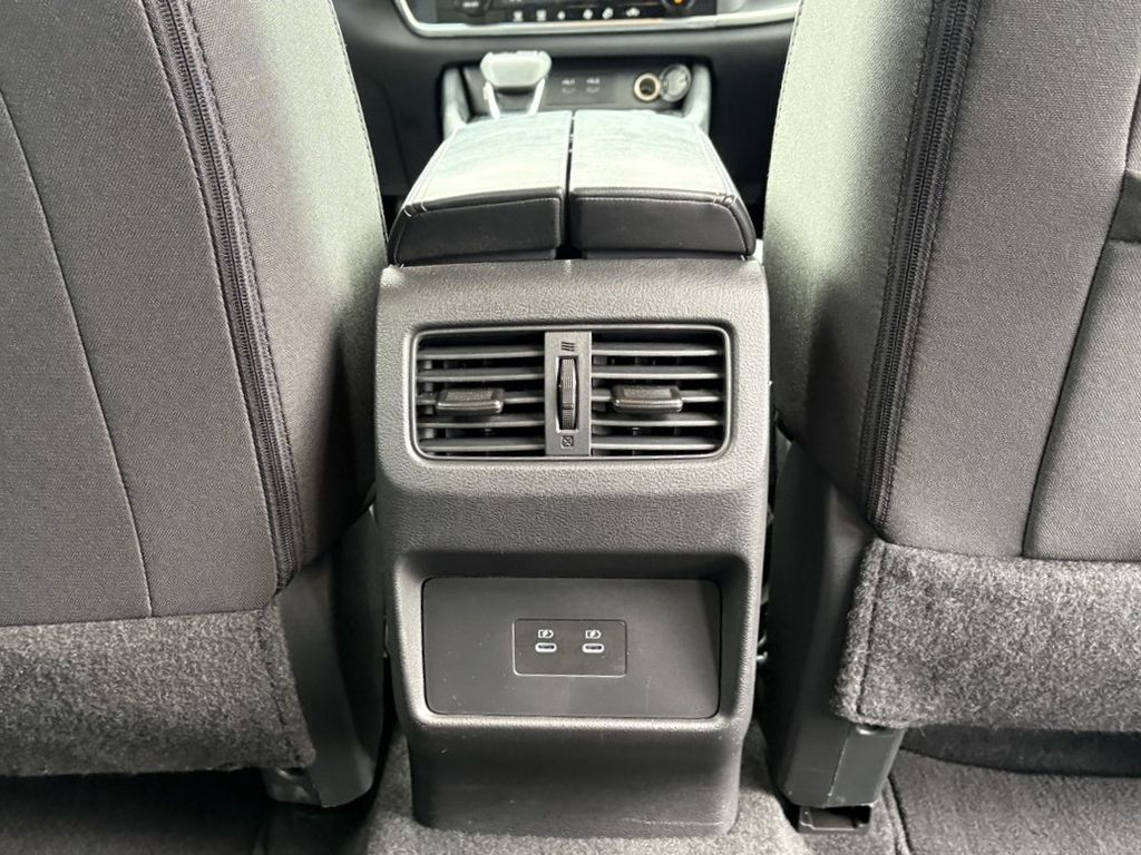 2024 Nissan Rogue SV photo 19