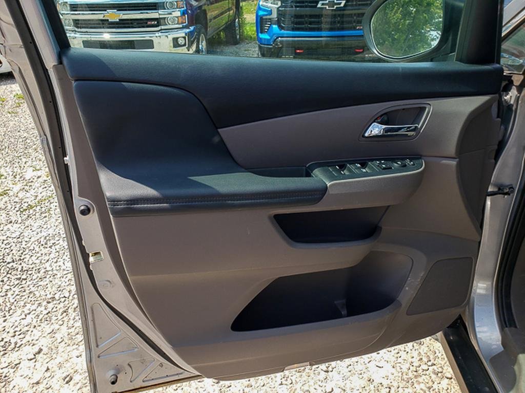 2016 Honda Odyssey LX photo 9