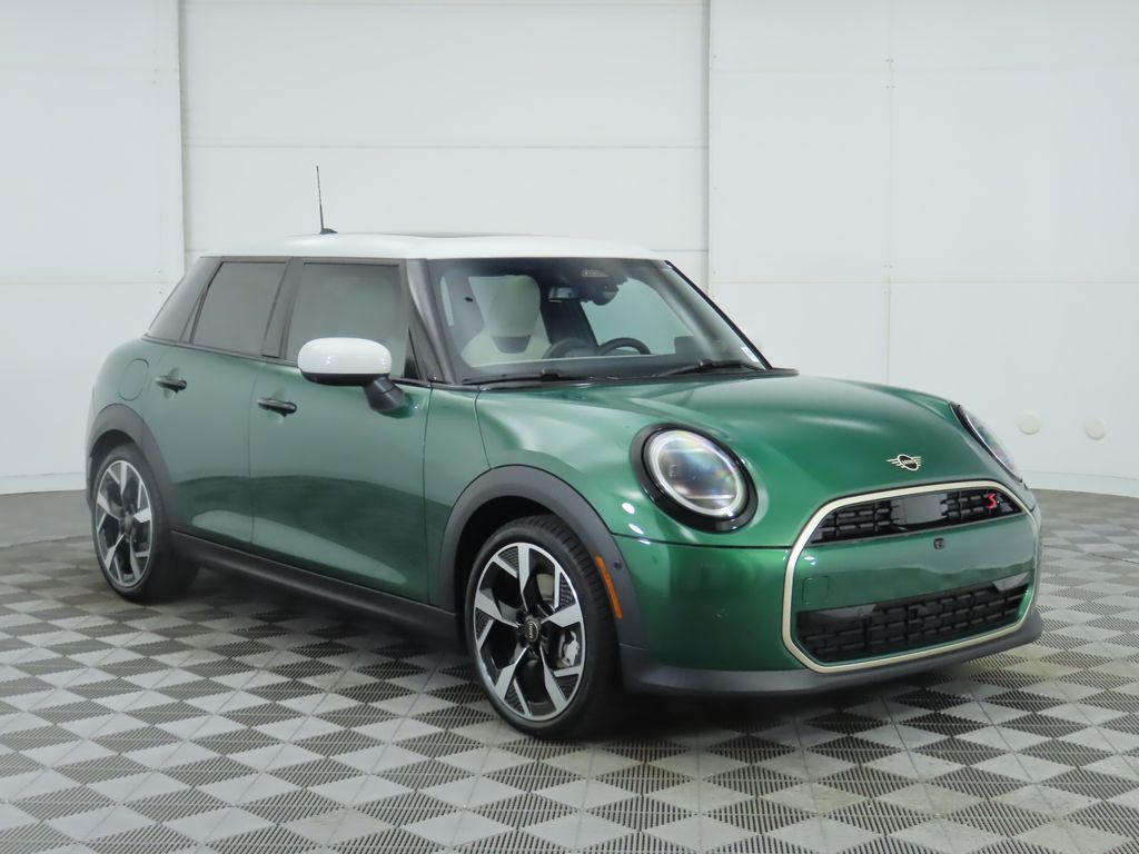 2025 Mini Cooper 4 Door Hardtop Iconic photo 2