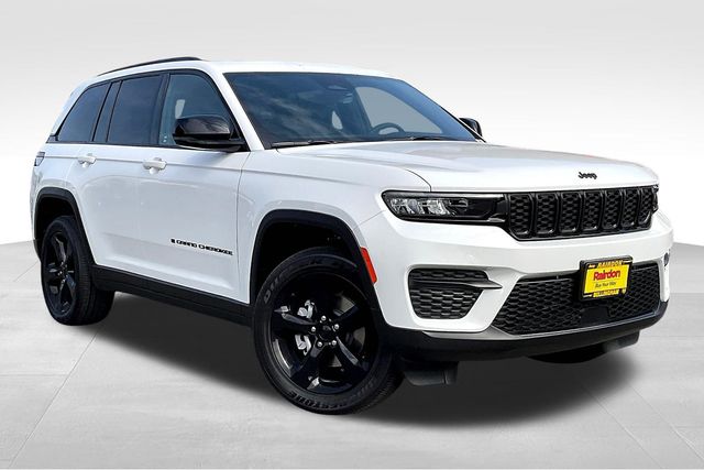2025 Jeep Grand Cherokee Altitude's photo