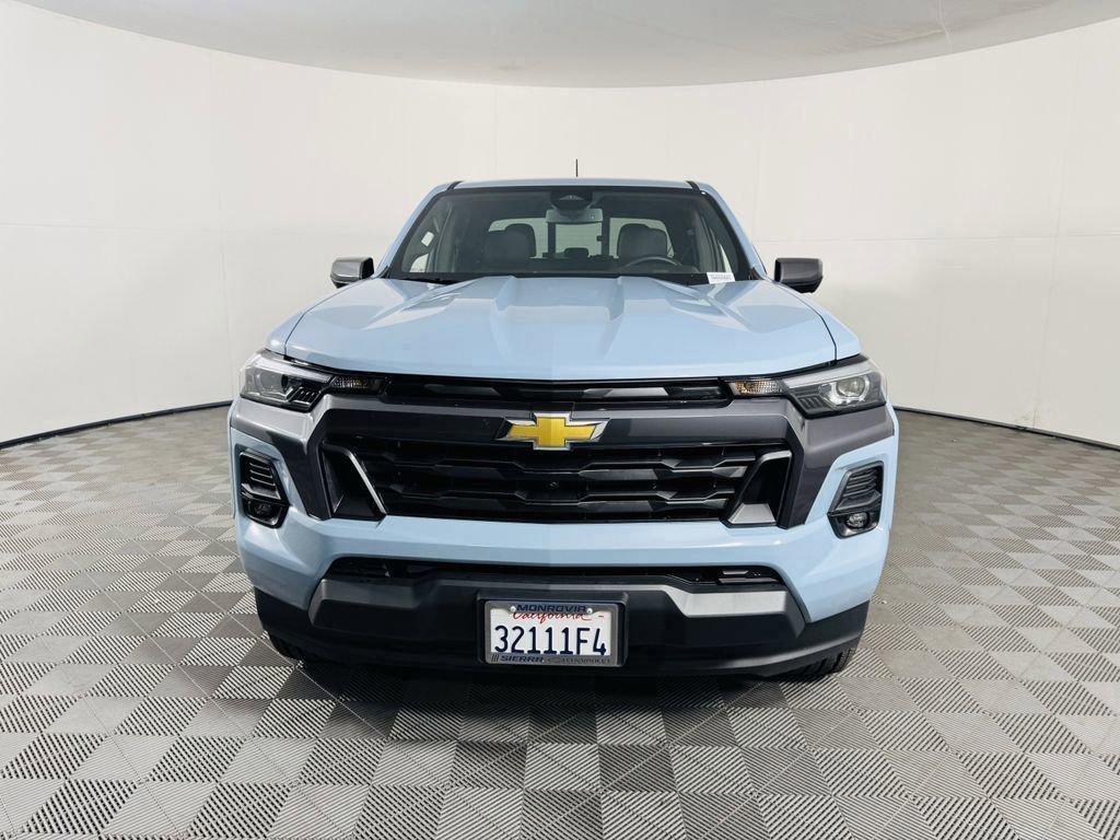 2025 Chevrolet Colorado Work Truck LT photo 3