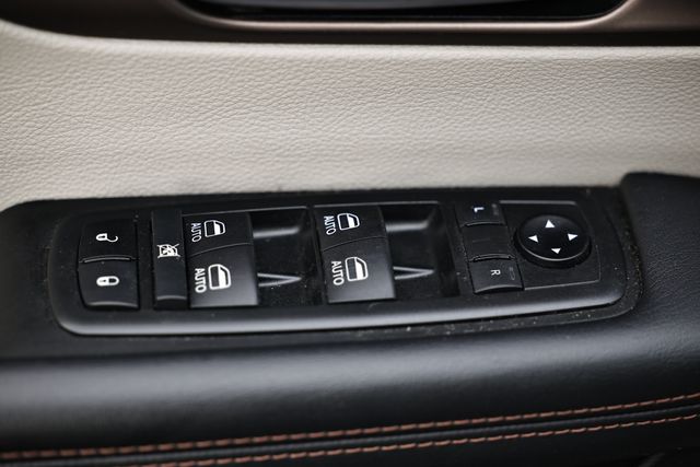 2019 Chrysler Pacifica Touring Plus photo 15