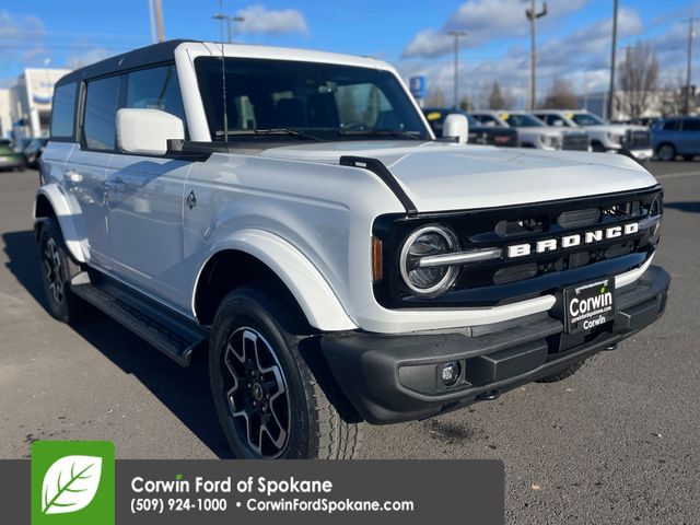 2025 Ford Bronco 4-Door Outer Banks's photo