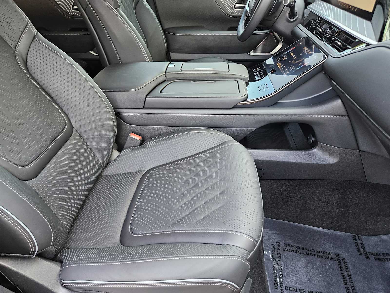 2025 Infiniti QX80 photo 8