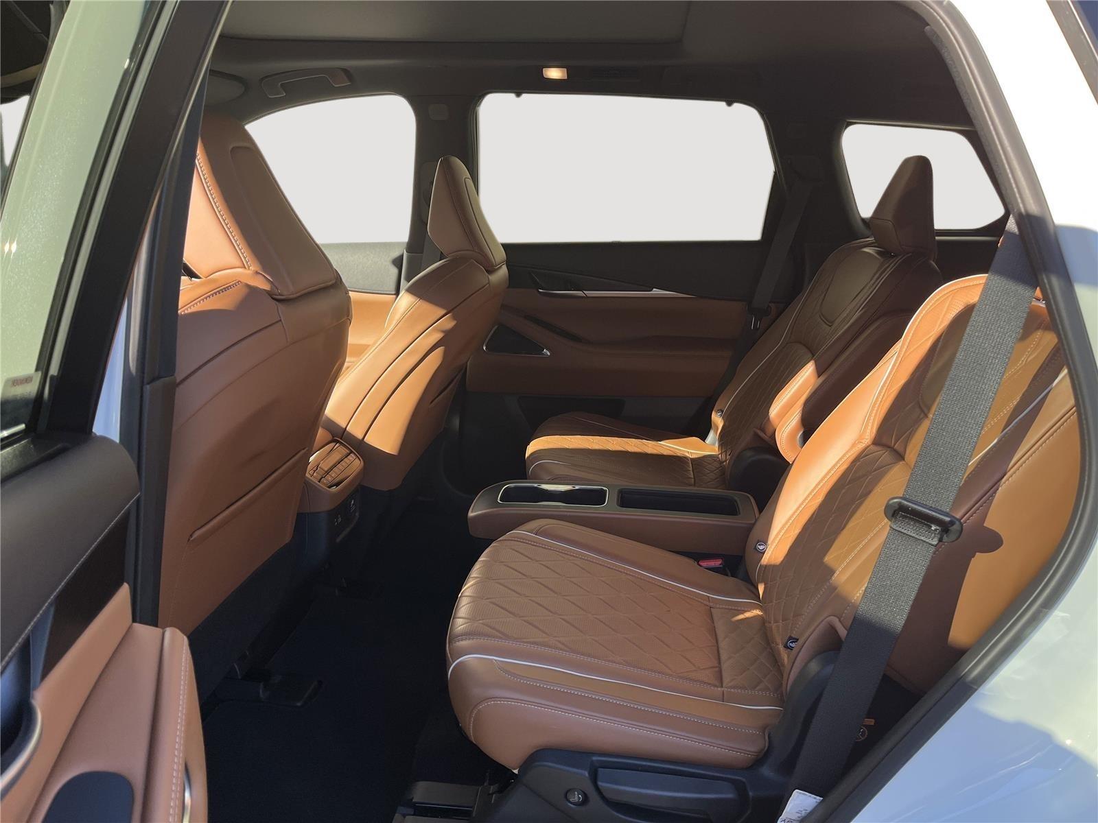 2025 Infiniti QX60 Autograph photo 3