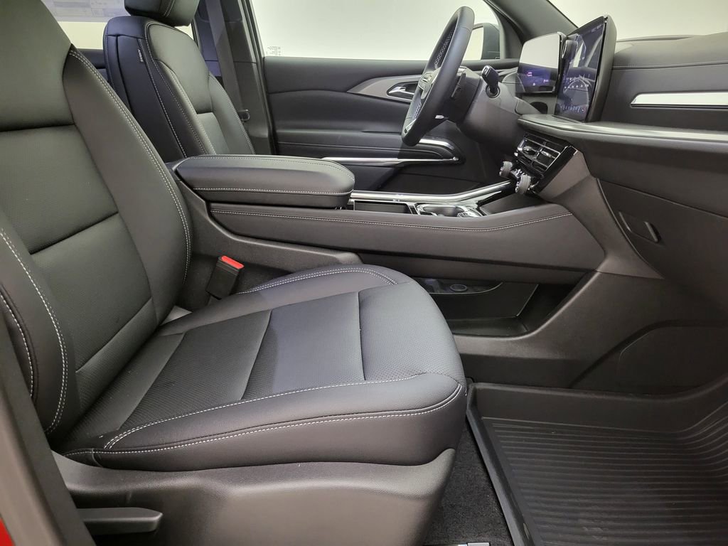 2025 Chevrolet Traverse photo 33